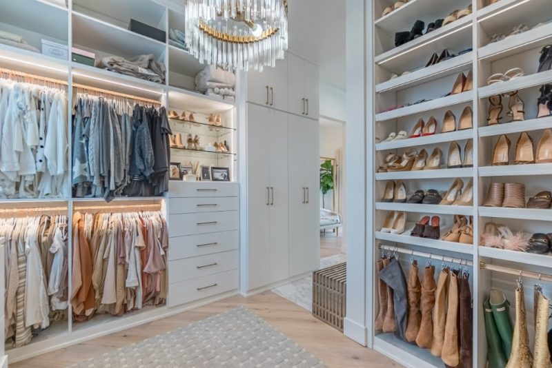 Walk-in Closet